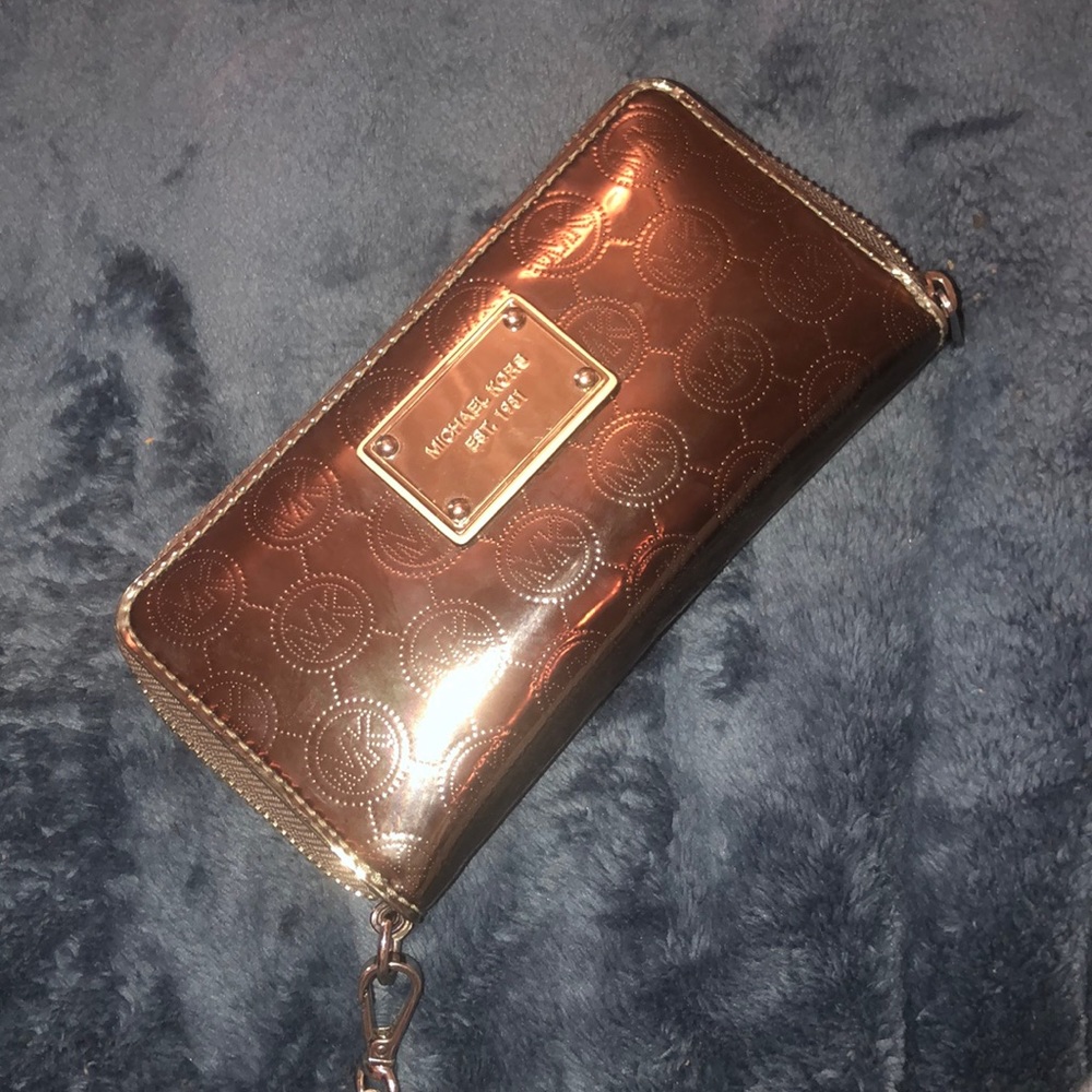 Michael kors wallet